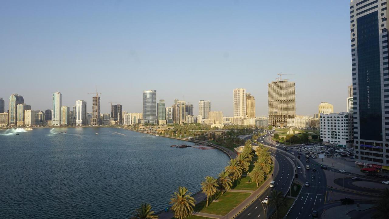 Golden Tulip Sharjah 아파트 호텔 외부 사진