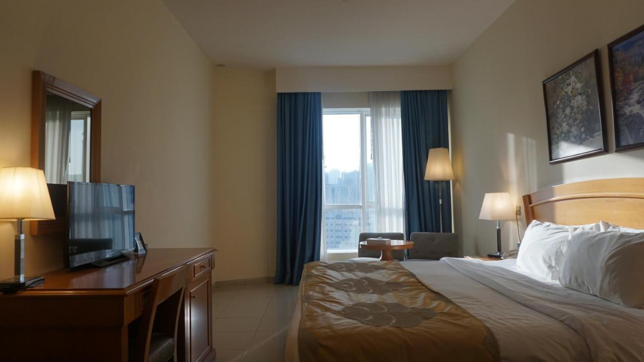 Golden Tulip Sharjah 아파트 호텔 외부 사진
