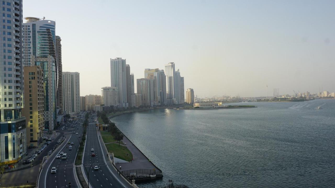 Golden Tulip Sharjah 아파트 호텔 외부 사진