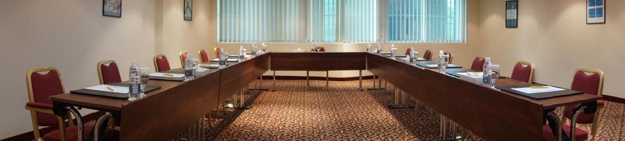 Golden Tulip Sharjah 아파트 호텔 외부 사진