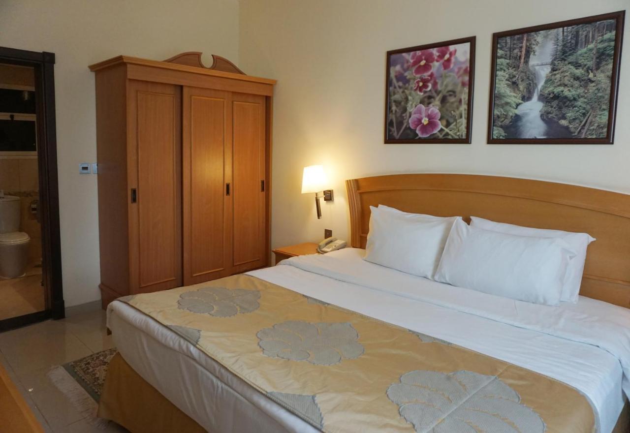 Golden Tulip Sharjah 아파트 호텔 외부 사진