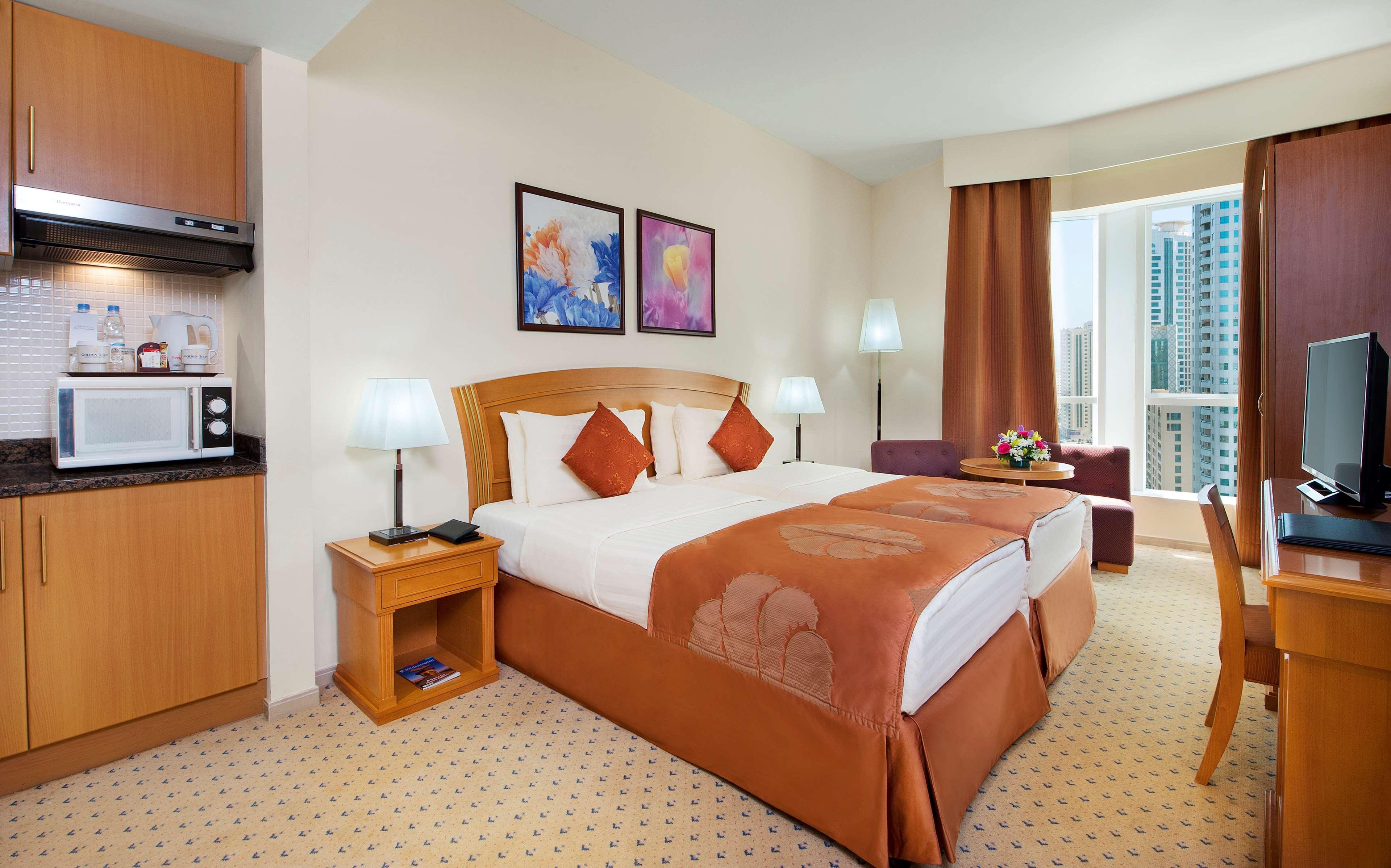 Golden Tulip Sharjah 아파트 호텔 외부 사진