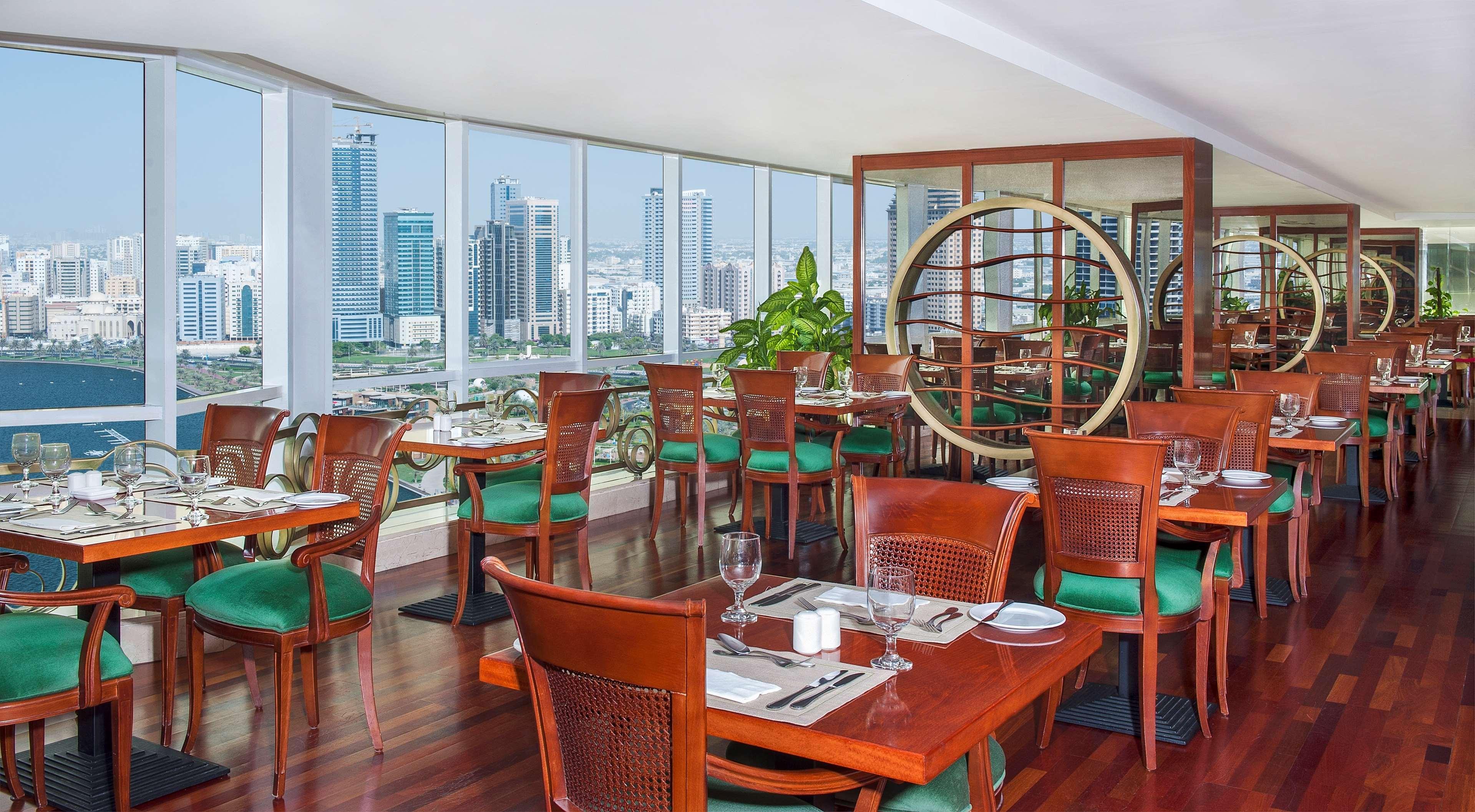 Golden Tulip Sharjah 아파트 호텔 외부 사진