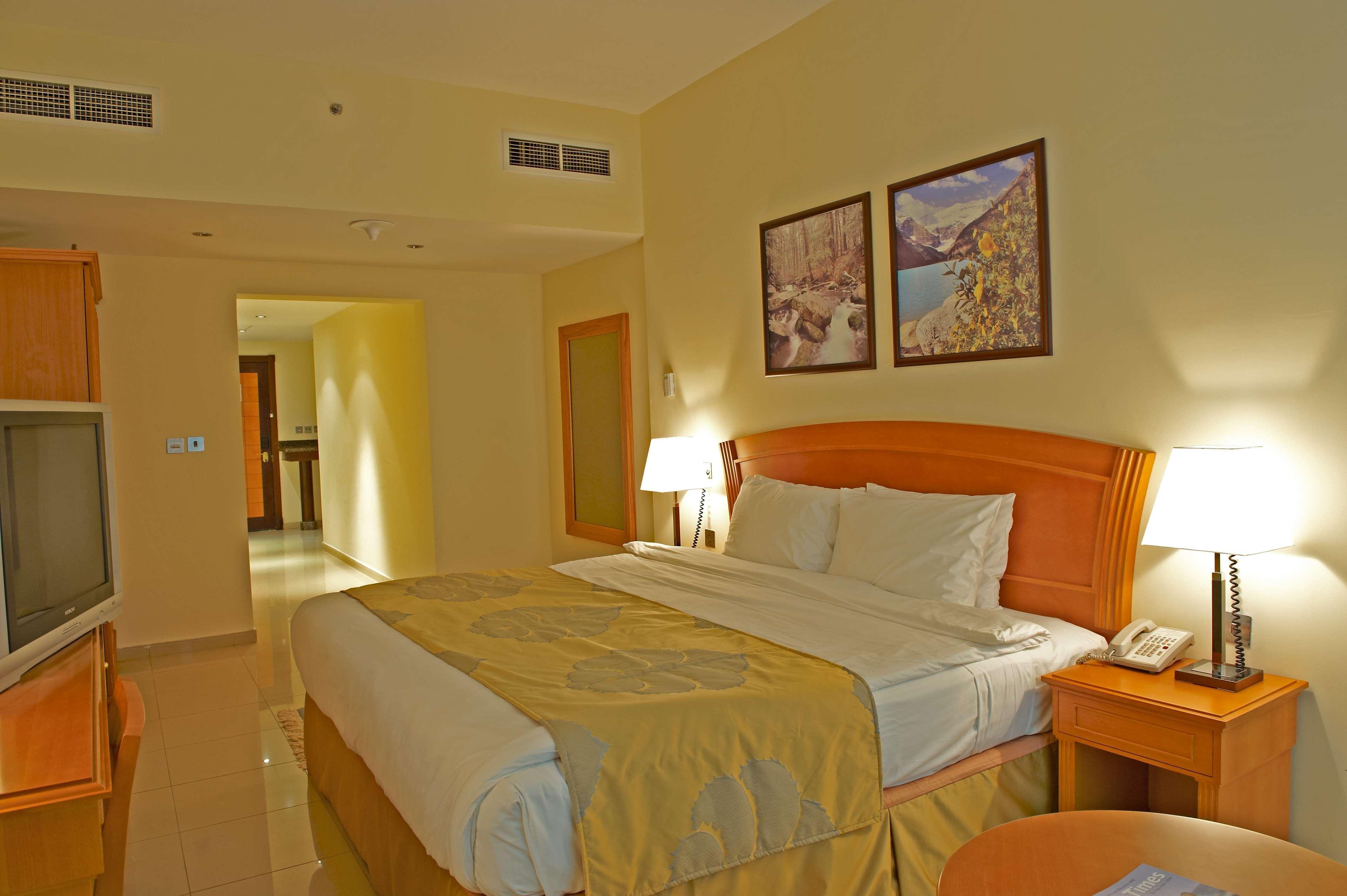 Golden Tulip Sharjah 아파트 호텔 외부 사진