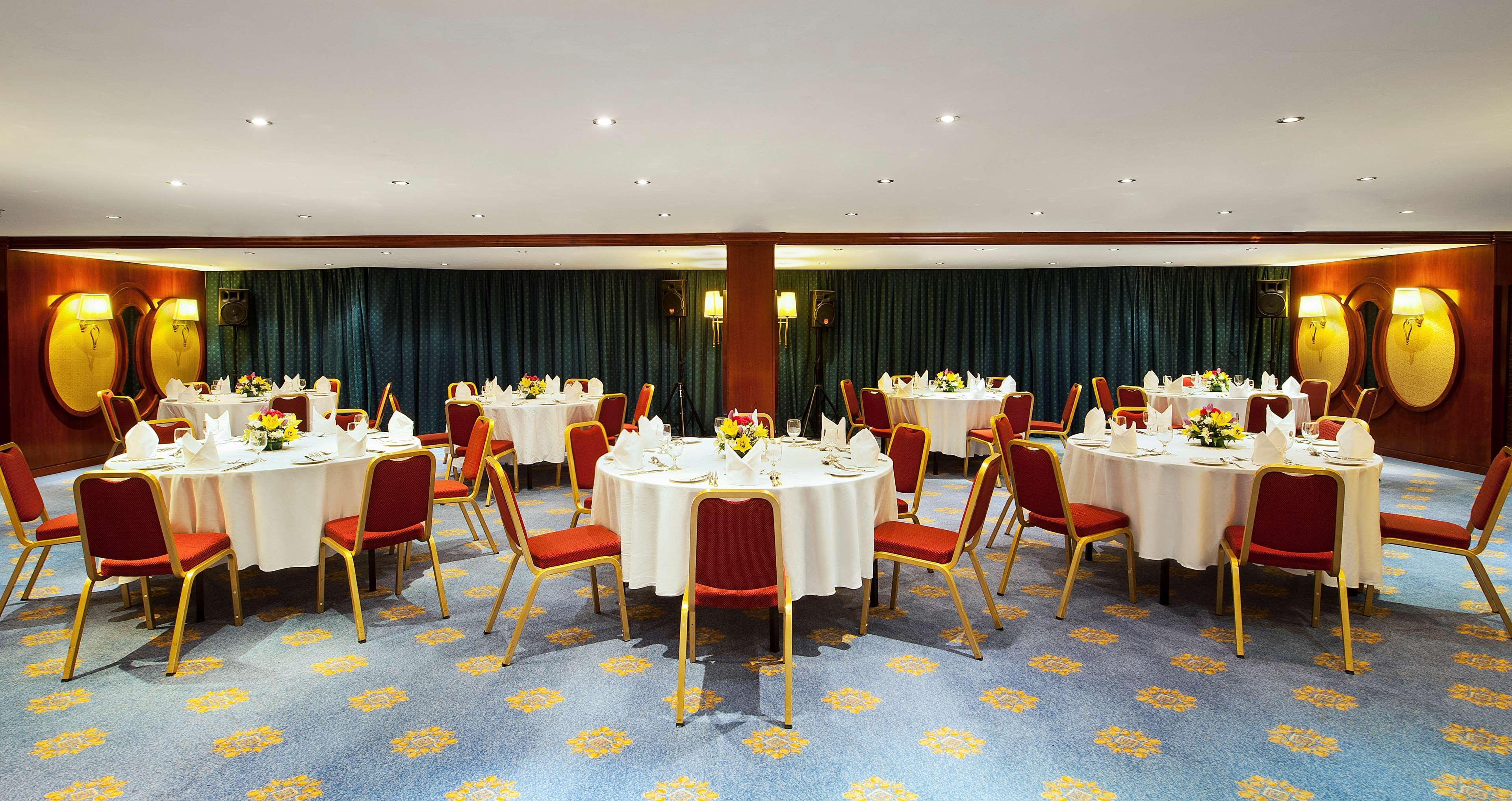 Golden Tulip Sharjah 아파트 호텔 외부 사진