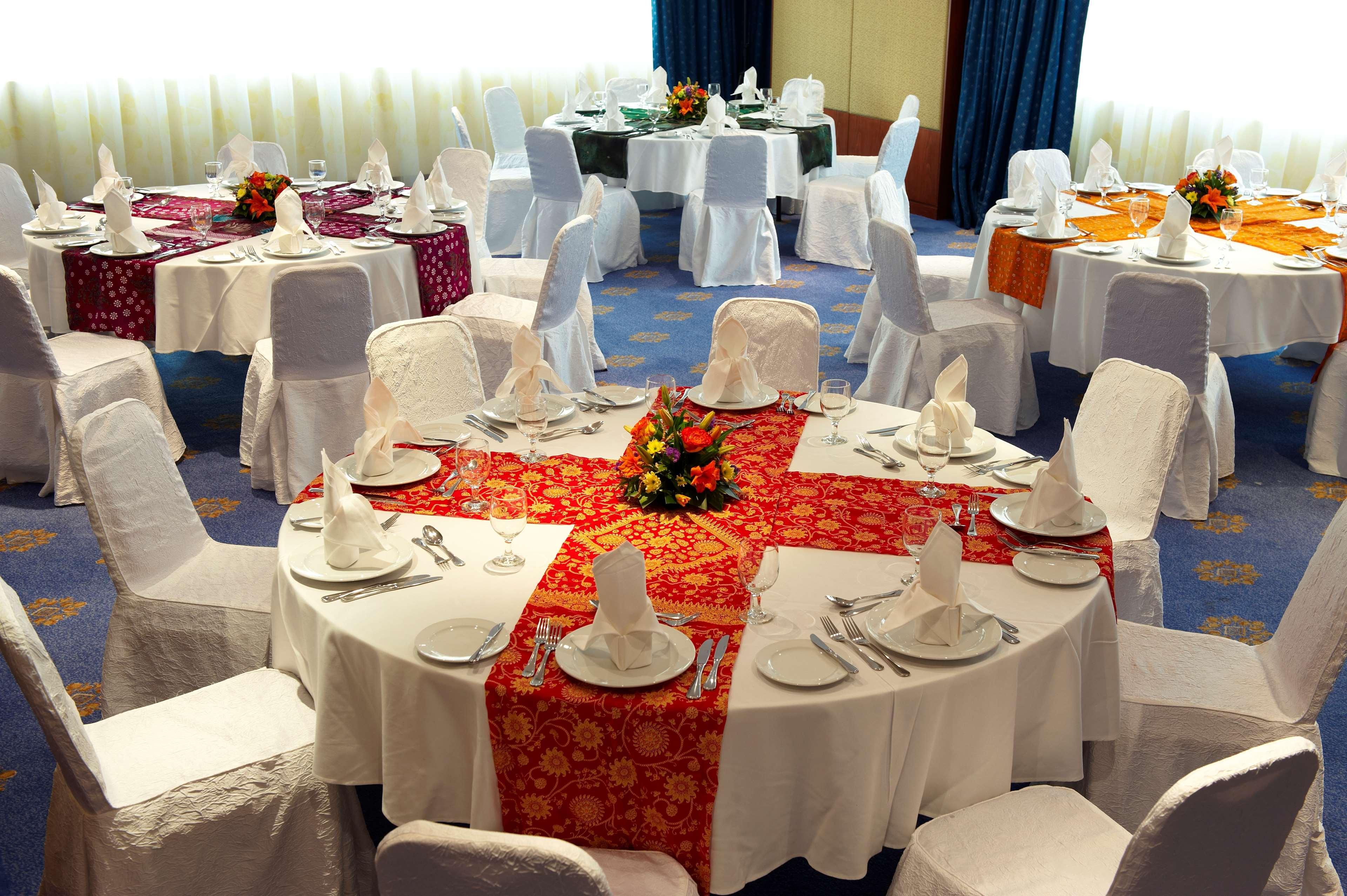 Golden Tulip Sharjah 아파트 호텔 외부 사진