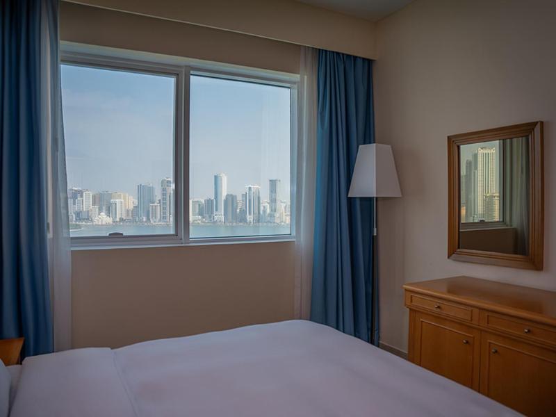 Golden Tulip Sharjah 아파트 호텔 외부 사진