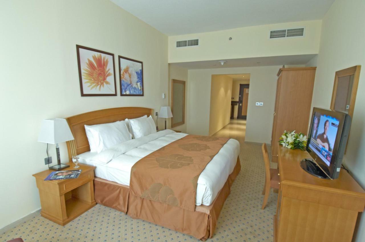 Golden Tulip Sharjah 아파트 호텔 외부 사진
