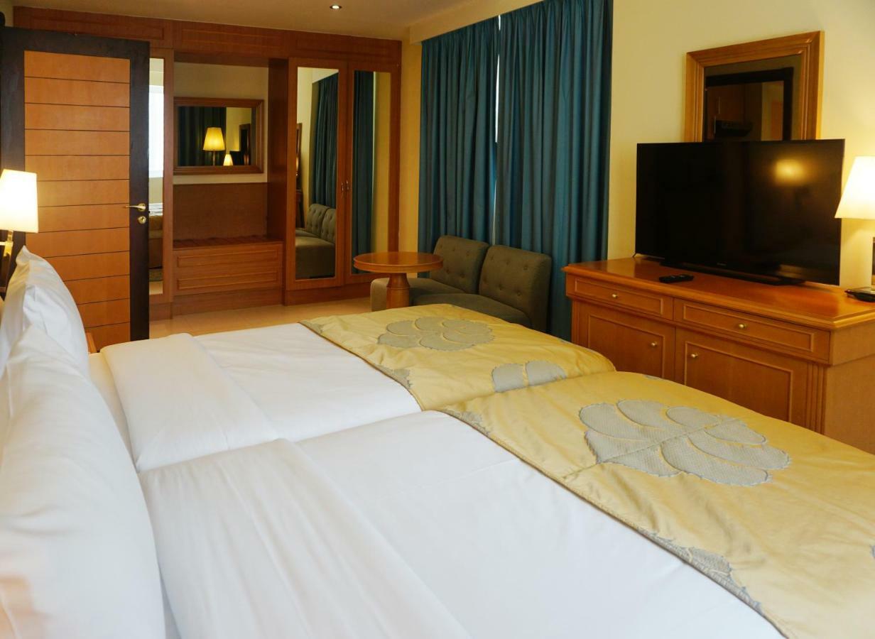 Golden Tulip Sharjah 아파트 호텔 외부 사진