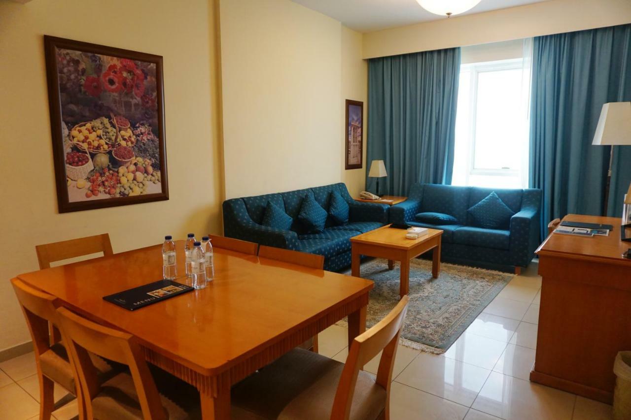 Golden Tulip Sharjah 아파트 호텔 외부 사진